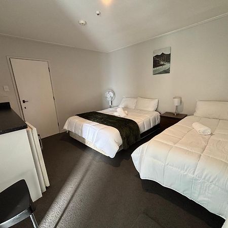 Leopard Hotel Waipukurau Exterior foto